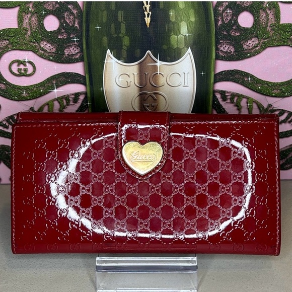 GUCCI | Micro GG Heart Patent Leather Continental Wallet in Red - Picture 2 of 10